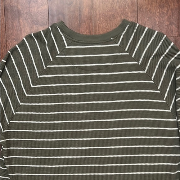 Vince Men’s Green and White Long Sleeve Tee, Size - Picture 11 of 12